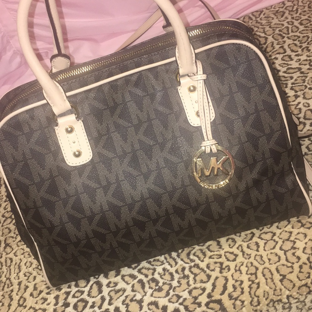 Michael Kors MK Signature Large Satchel